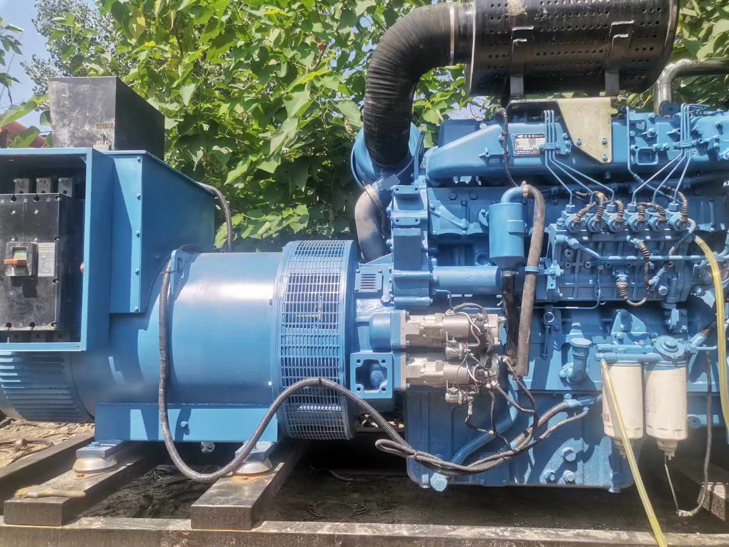 临渭详细说明降低 800kW 柴油发电机输出电流波动的方法