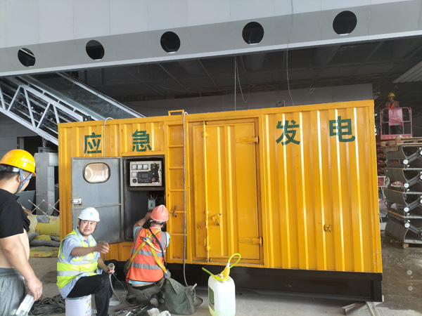 临渭怎样判断空气滤清器是否需要更换？
